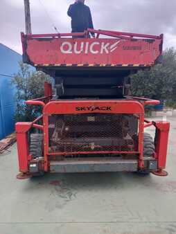 Pracovní plošina s nůžkovým zdvihem 2014  Skyjack SJ9250 17mt DIESEL 4WD dealer price (4)