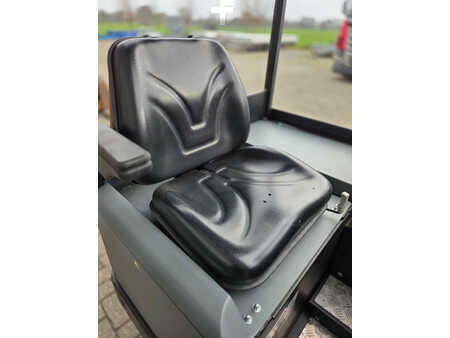 Feiemaskiner 2021  Kärcher KM120/250RPBPack veegmachine (7)