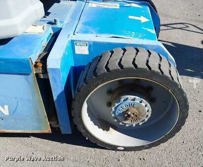 Telescopic boom lift 1999  Genie Z-30/20N (40)