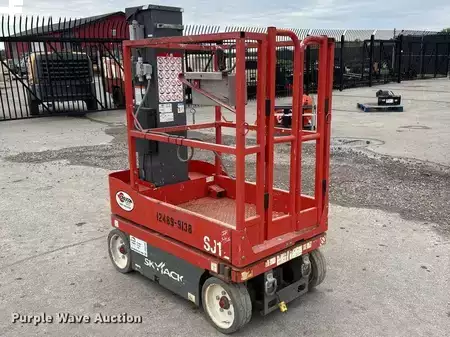Elevadores personales 2017  Skyjack SJ12 (3)