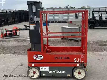 Elevadores personales 2017  Skyjack SJ12 (4)