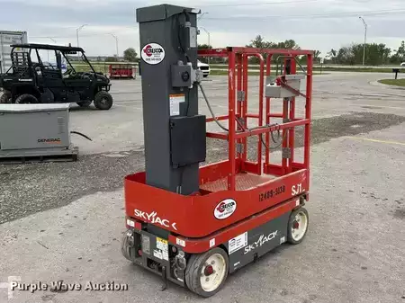 Elevadores personales 2017  Skyjack SJ12 (5)