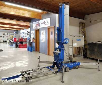 Vertical mast lift 2016  Genie AWP-36S (1)