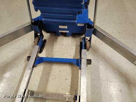 Vertical mast lift 2016  Genie AWP-36S (10)
