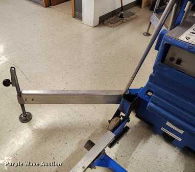 Vertical mast lift 2016  Genie AWP-36S (12)