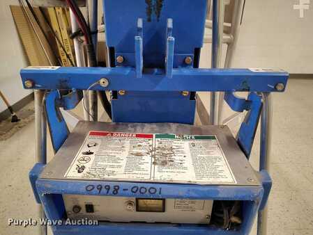 Vertical mast lift 2016  Genie AWP-36S (13)