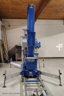 Vertical mast lift 2016  Genie AWP-36S (2)