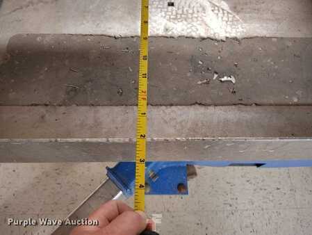 Vertical mast lift 2016  Genie AWP-36S (24)