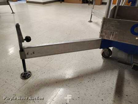 Vertical mast lift 2016  Genie AWP-36S (27)