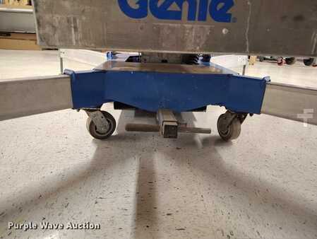 Vertical mast lift 2016  Genie AWP-36S (28)