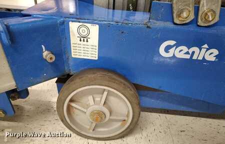 Vertical mast lift 2016  Genie AWP-36S (39)