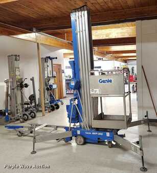 Vertical mast lift 2016  Genie AWP-36S (7)