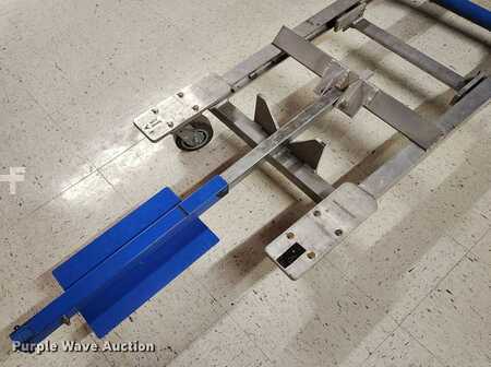 Vertical mast lift 2016  Genie AWP-36S (8)