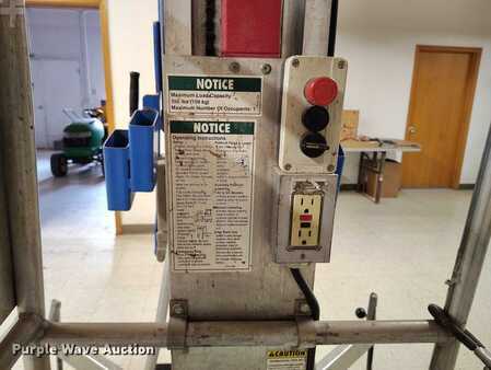 Vertical mast lift 1997  Genie AWP-30S (24)