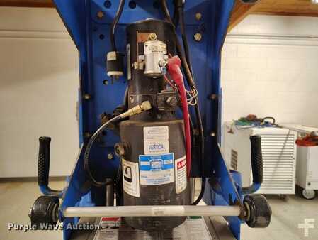 Vertical mast lift 1997  Genie AWP-30S (26)