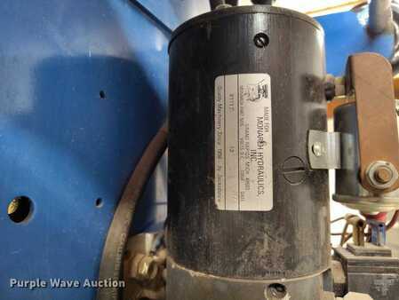 Vertical mast lift 1997  Genie AWP-30S (28)