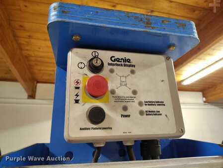 Vertical mast lift 1997  Genie AWP-30S (29)