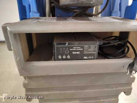 Vertical mast lift 1997  Genie AWP-30S (30)