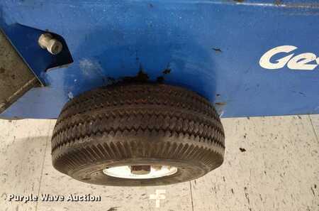 Vertical mast lift 1997  Genie AWP-30S (32)