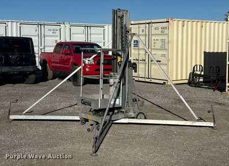 Vertical mast lift - Genie PLC 30DC (1)