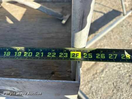 Vertical mast lift - Genie PLC 30DC (12)