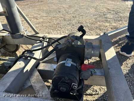 Vertical mast lift - Genie PLC 30DC (18)