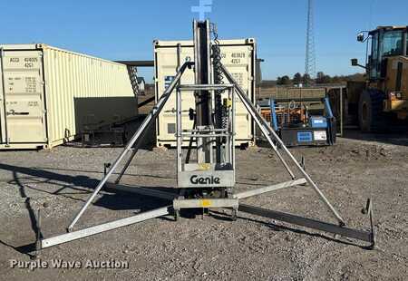 Vertical mast lift - Genie PLC 30DC (2)