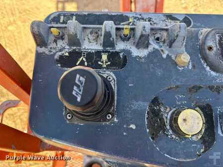 Plataforma Telescópica - JLG E300AJP (11)