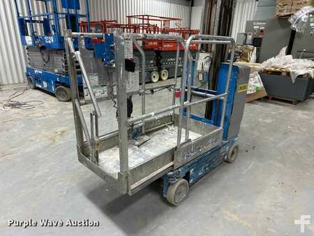 Vertical mast lift 2012  Genie GR20 (12)