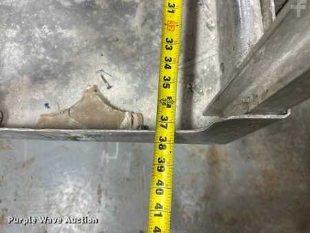 Vertical mast lift 2012  Genie GR20 (13)