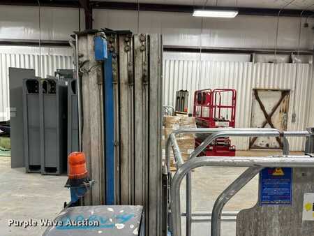 Vertical mast lift 2012  Genie GR20 (15)