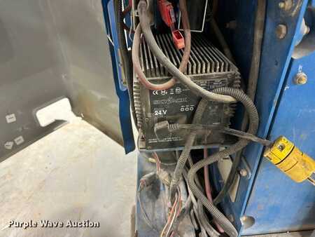 Vertical mast lift 2012  Genie GR20 (21)