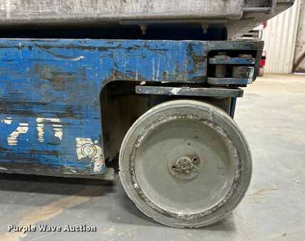 Vertical mast lift 2012  Genie GR20 (29)