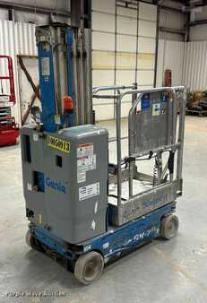 Vertical mast lift 2012  Genie GR20 (5)