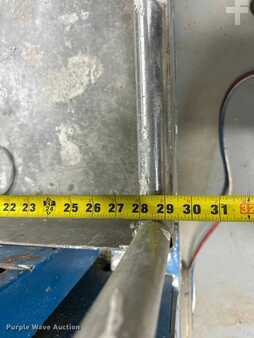 Vertical mast lift 2012  Genie GR-20 (10)