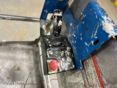 Vertical mast lift 2012  Genie GR-20 (14)