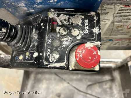 Vertical mast lift 2012  Genie GR-20 (15)