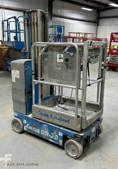 Vertical mast lift 2012  Genie GR-20 (3)