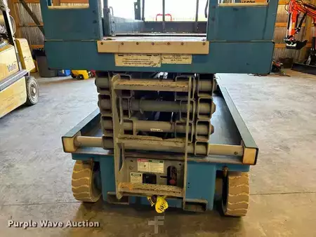 Scissor lift 2004  Genie GS-2646 (11)