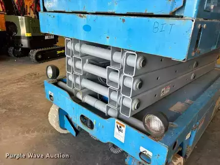 Scissor lift 2004  Genie GS-2646 (9)