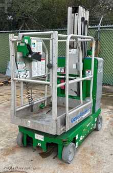 Vertical mast lift 2016  Genie GR-20 (1)