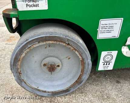 Vertical mast lift 2016  Genie GR-20 (31)