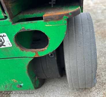 Vertical mast lift 2016  Genie GR-20 (32)