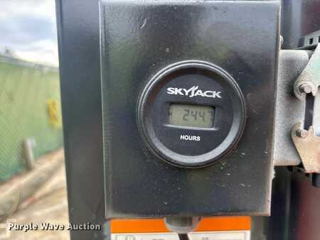 Unipersonales 2018  SkyJack SJ16 (20)