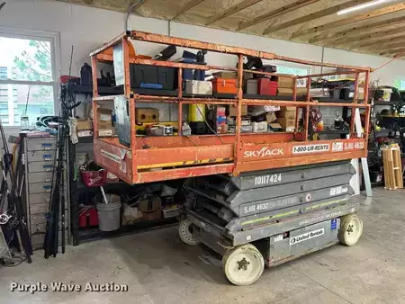 Scissor lift - Skyjack SJ 4632 (13)