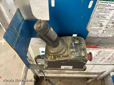 Vertical mast lift 2010  Genie GR-20 (24)