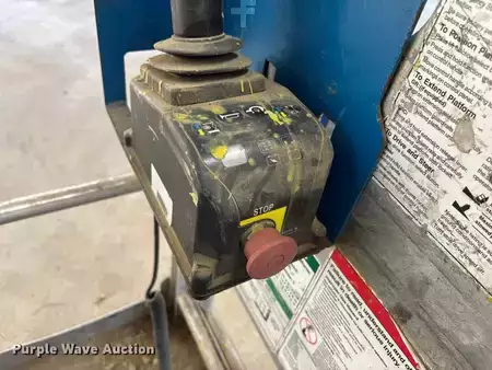 Vertical mast lift 2010  Genie GR-20 (25)