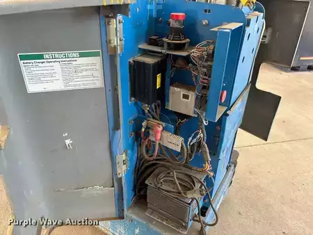 Vertical mast lift 2010  Genie GR-20 (26)