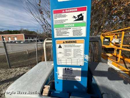 Vertical mast lift 2010  Genie GR-20 (13)