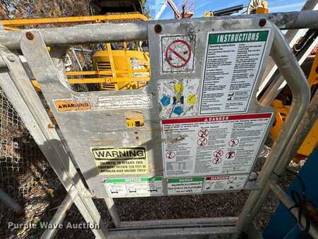 Vertical mast lift 2010  Genie GR-20 (19)